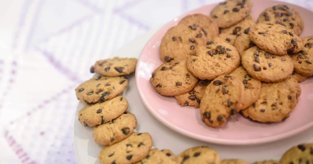 chocolate chip cookies